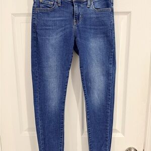 710 Levi's Women's Skinny Jeans in Blue